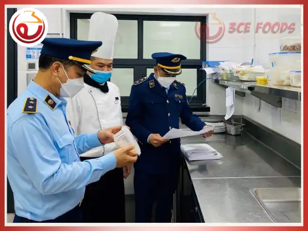 Kiểm tra an toàn vệ sinh thực phẩm tại bếp ăn nhà hàng